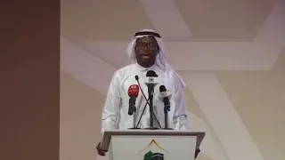 إشادة الأمير خالد الفيصل بالمقدم ماهر المصطفى بعد هذه المقدمة التي اذهلت الحاضرين و اسرت عقولهم رائع 