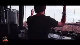 موسيقى عالية جدا دندنها