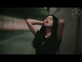 謝安琪 - 喜帖街『忘掉愛過的他，當初的喜帖金箔印著那位他，終須會時辰到別怕，請放下手裡那鎖匙好嗎』『動態歌詞MV』