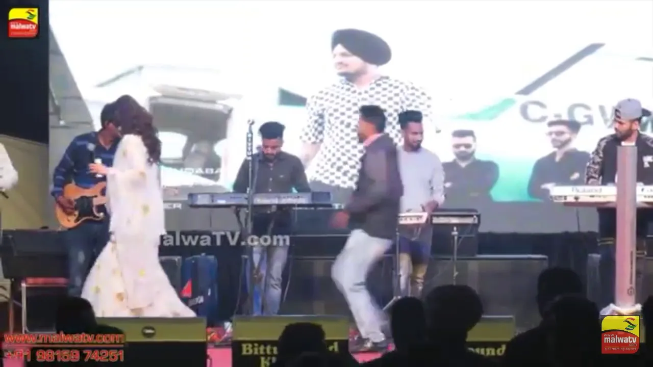 Sidhu Moosewala dii entry on live show umra nangal