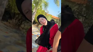 مرتي بتشبه البندورة الحمرا 