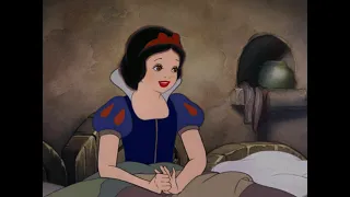 Пародия на Снежанка В спалнята на Джуджетата 