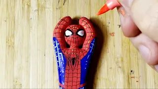 Meccha Chameleon IRL !! Je le dessine et je cache Spider-Man :'D