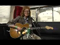 Brett Dennen Performs "Sydney (I'll Come Running)" | Fender