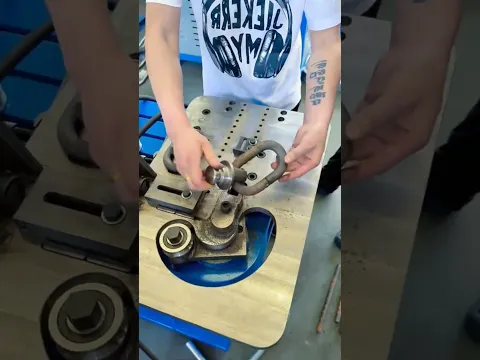 Bending machine makes perfect steel hooks! ⚙️🔩😱#tech #engineering #industrial #manufacturing