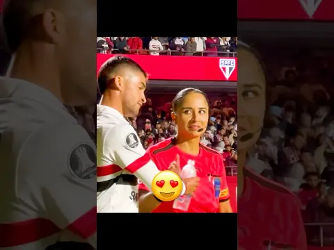 Beautiful Moments in Football 😍