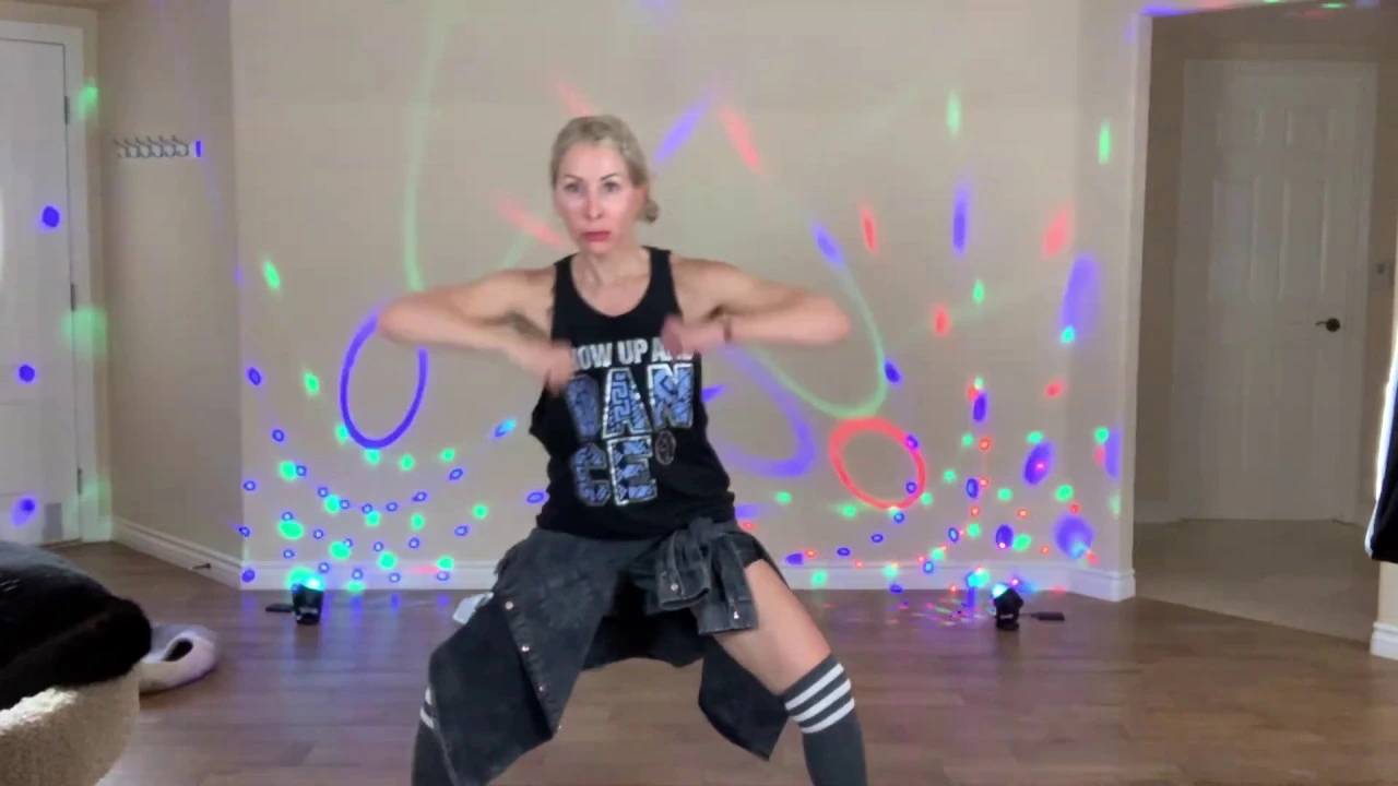 Zumba Fitness - JOANNA (DROGBA) - online workout