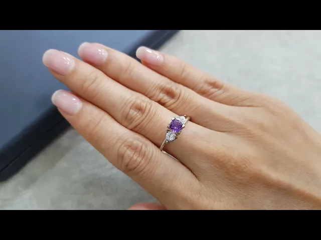 Untreated round violet sapphire 0.60 ct from Madagascar Video  № 1