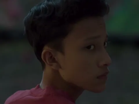 MEN AND THE BIRDS Trailer