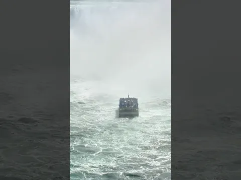 மிரட்டும் நயாகரா! 🌊🔥