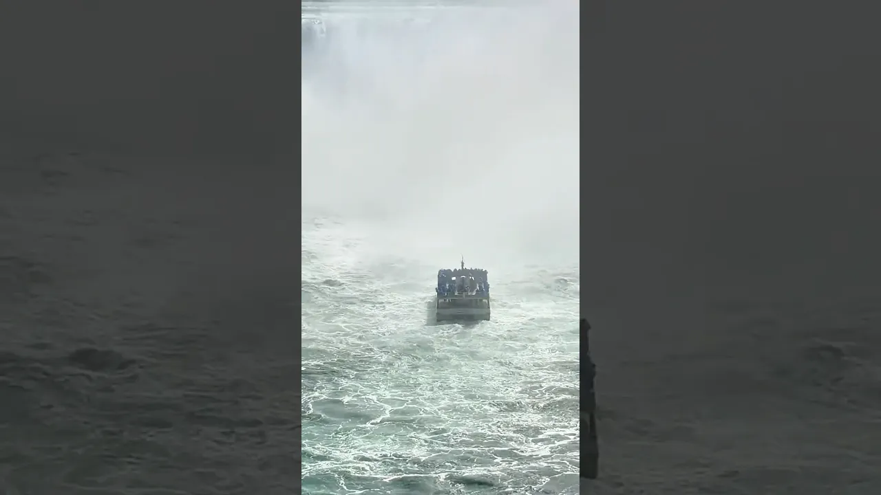 மிரட்டும் நயாகரா! 🌊🔥
