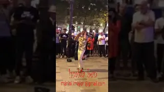 رقص في باريس أنا نجري والدولة تجري 