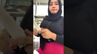 kaka jilbab lg masak
