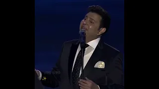 هاني شاكر   لما بنسى عمري قبلك واتولد لحظه مقبلك وقلبي يبقى ملك قلبك والغرام مكتوب عليه  حالات واتس دندنها