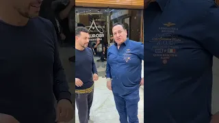 شوفوا المعلم صبري نخنوخ بيدفع للحلاق فلوس اد ايه دندنها