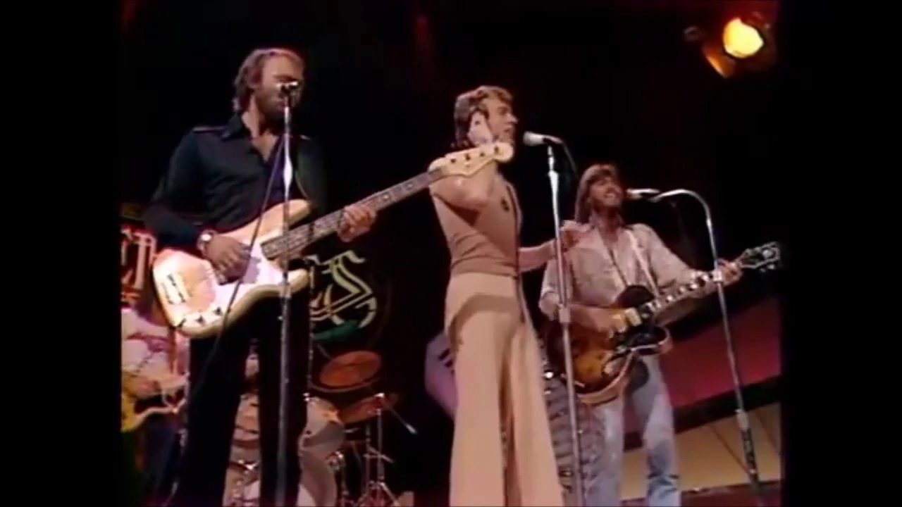 Bee Gees - Nights On Broadway (video editado)