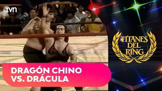 Vuelo de dragón en la oscuridad: Dragón Chino desafía a Drácula | Titanes del Ring