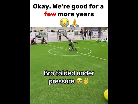 Looks like the USA goal keeper ✌️🥀