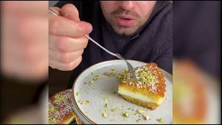 بسبوسة بالقشطة وجوز الهند رائعة جدا جدا 