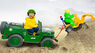 Senya RESCUES a Tiny Tractor with a BIG Vehicle!