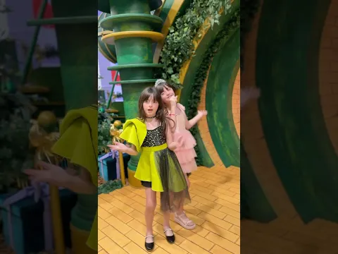 Mini Glinda e mini elphaba na #trend #jéssicaeasgêmeas #gemeas