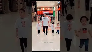 سالم الدوسري مع بناته 