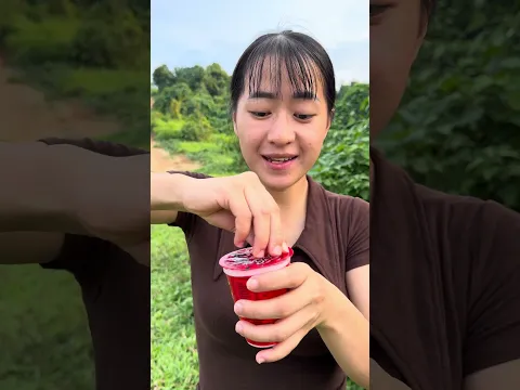 A worm crawled onto the soft drink #bushcraft #survival #shorts
