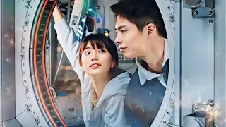 بنت حبيبها بيدخل غيبوبة فجأة ف بتعمل منه نسخة الكترونية عشان تفضل فاكراه ولكنها بتحب النسخة منه اكتر 