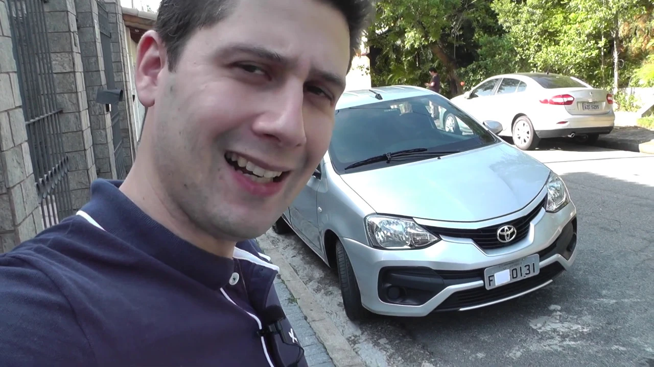 Toyota Etios sedã automático VENDIDO // Caçador de Carros