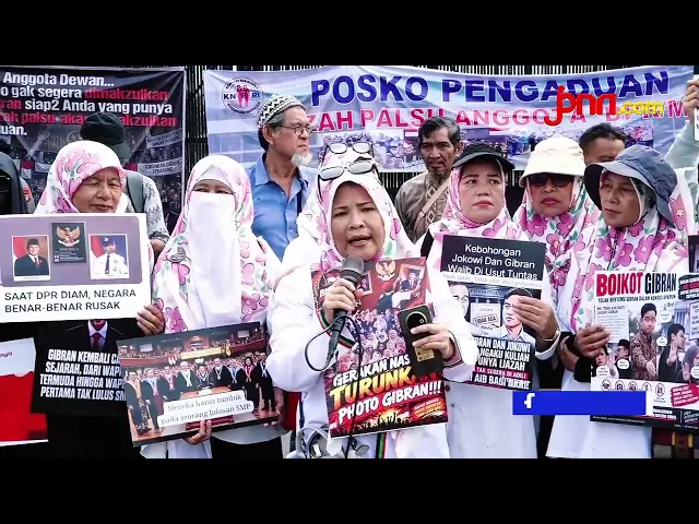 Dorong Pemakzulan Gibran, Emak-emak Dirikan Posko Pengaduan Ijazah Palsu - JPNN.com