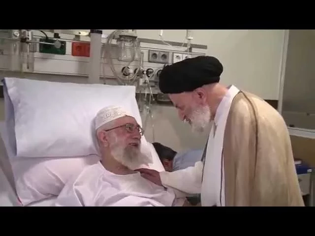 ⁣Ayatullah Khirazi visits Ayatullah Khamenei at Hospital and prays for his health recovery