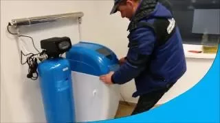 Vízlágyító feltöltése sótblettával
