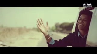 مسلسل زلزال الناس اللي بتحب تقعد جنب الشباك وتسمع أغاني 