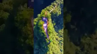 تمر بنا الايام سرعه كأننا    نرى سرعة الايام كالبرق أن برق دندنها