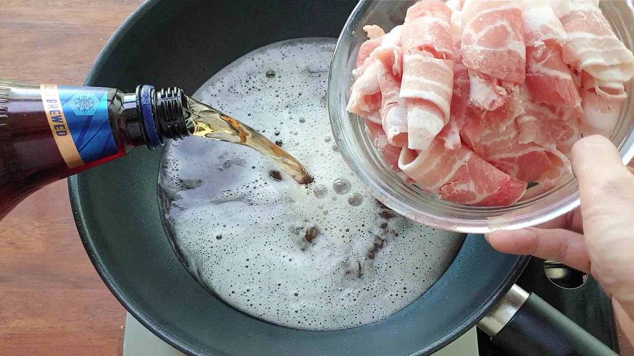 맥주 대패삼겹살 샤브샤브와 부추겉절이