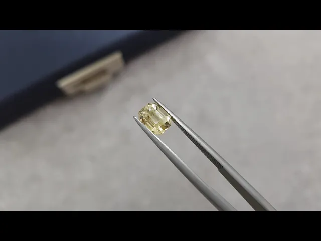 Unheated octagon shape yellow sapphire 1.61 ct, Sri Lanka Video  № 2