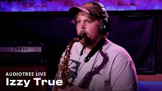 Izzy True - Big Natural tree Live