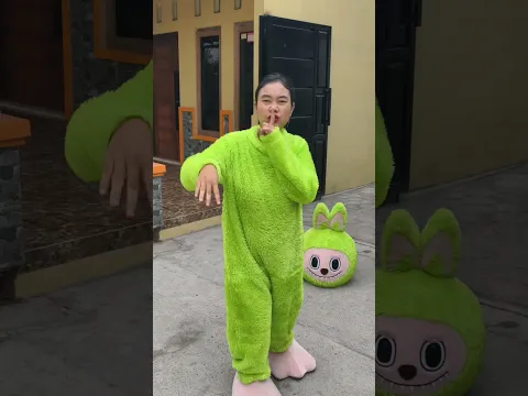 emak lempar batu kegoa hantu #shorts #funny