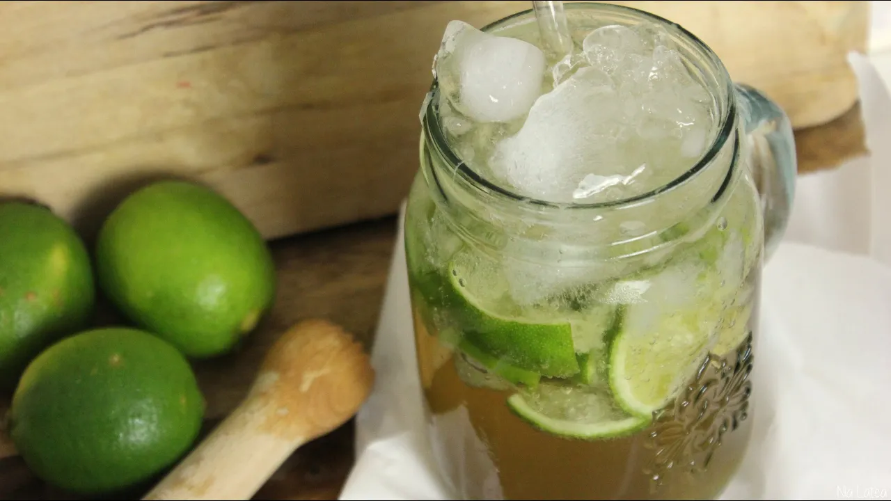 
          
          
          
            
            Ipanema Cocktail/ alkoholfreier Caipirinha/ mit Ginger Ale und Limetten (vegan)
          
        . 