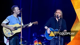 coldplay stayin alive ft barry gibb glastonbury 2016 