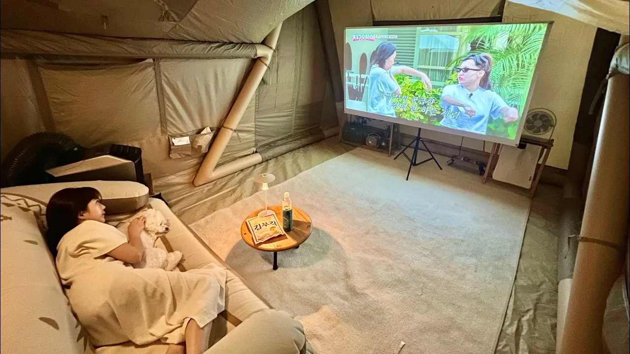 더위에 캠핑가기 싫다던 여자친구를 위해 캠핑장을 집으로 만들었습니다🏡 1km넘는 길이의 역대급 계곡 캠핑장🌊 썸네일
