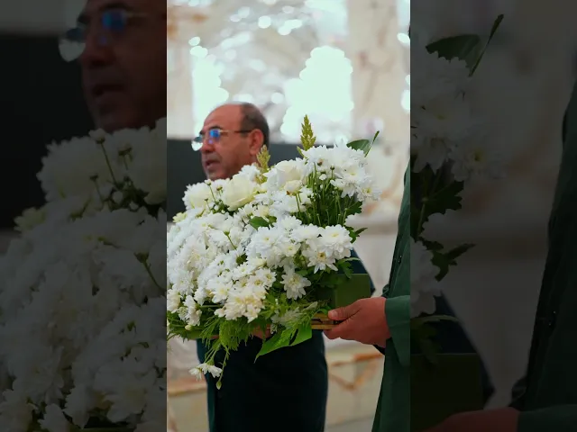 ⁣ورودٌ طبيعية تزين الضريح العلوي المقدس احتفاءً بذكرى ولادة النبي الأكرم (ص) وحفيده الإمام الصادق (ع)