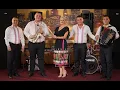 Download Lagu Delia Barbu \u0026 Formatia Magheru - Stau la birt de-alalta seara