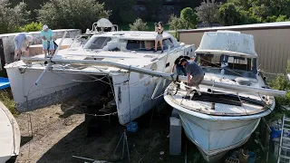 ⛵️ Hurricane damaged catamaran. There goes the mast! 😱