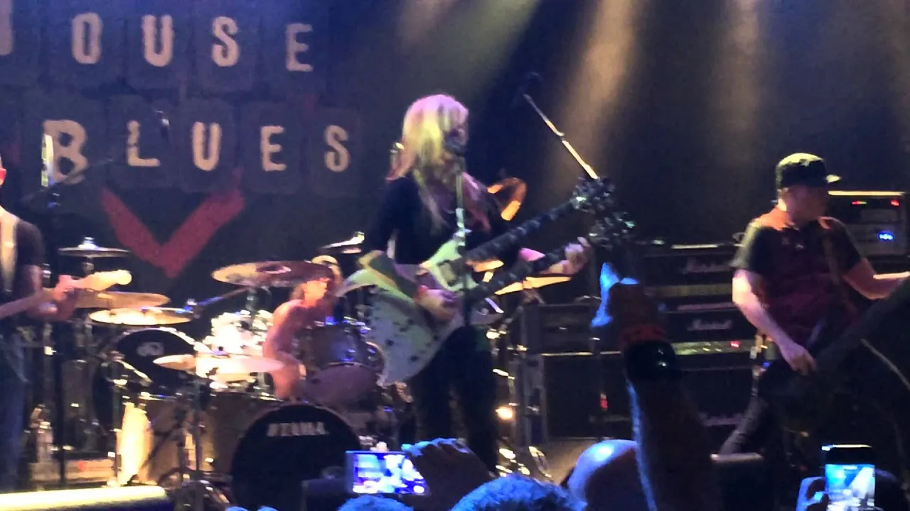 Lita Ford - Anaheim House of Blues 'Close My Eyes../Kiss Me Deadly' 1/23/15