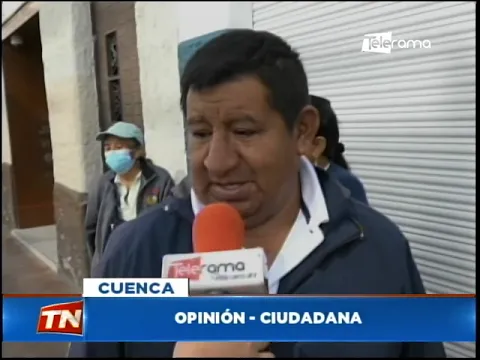 Largas filas en los exteriores de locales de envío de encomiendas