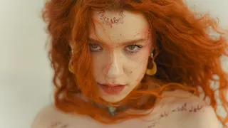Alexia Evellyn - Hold On (Official Music Video)