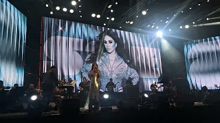                                                     اليسا   كل يوم في عمري دندنها