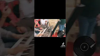 شفتا جنب المزرعه توميلي ع بايا قالتلي روح وتعا ت صير وحدانيا وليد سركيس 