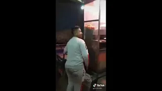 ابعد عني مش عاوز اذيك دندنها
